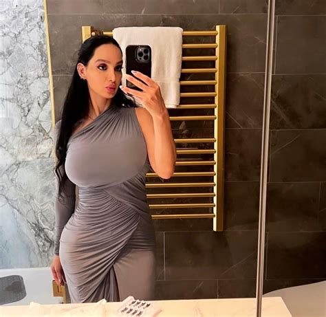 amy anderssen tits|Amy Anderssen Porn Videos 